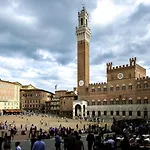 Appartamento Con Terrazza Privata Nel Cuore Di Siena